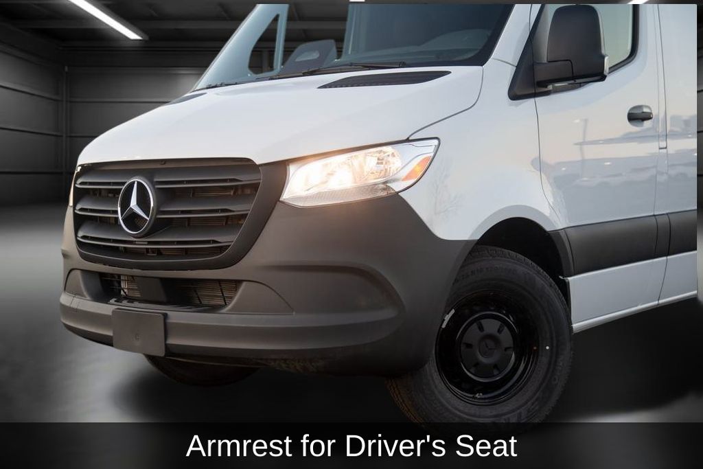 Thumbnail: 2025 Mercedes-Benz Sprinter - 17