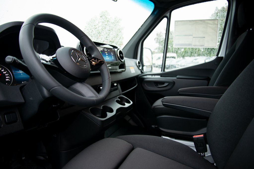 Thumbnail: 2026 Mercedes-Benz Sprinter - 11