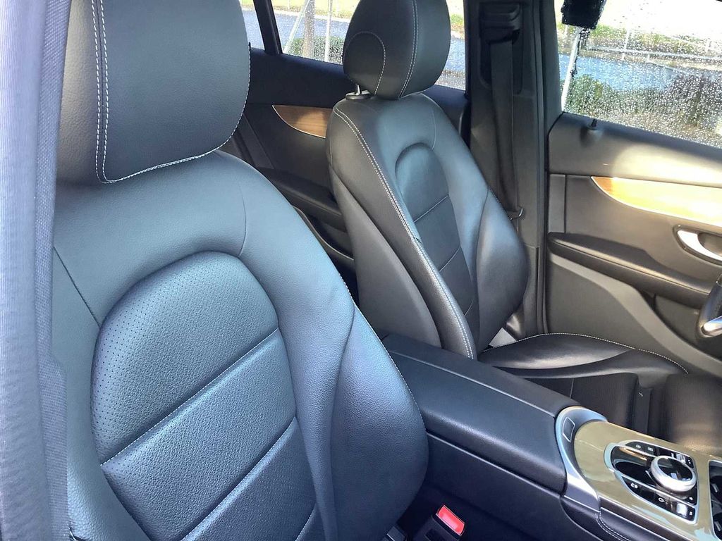 Thumbnail: 2019 Mercedes-Benz GLC - 14