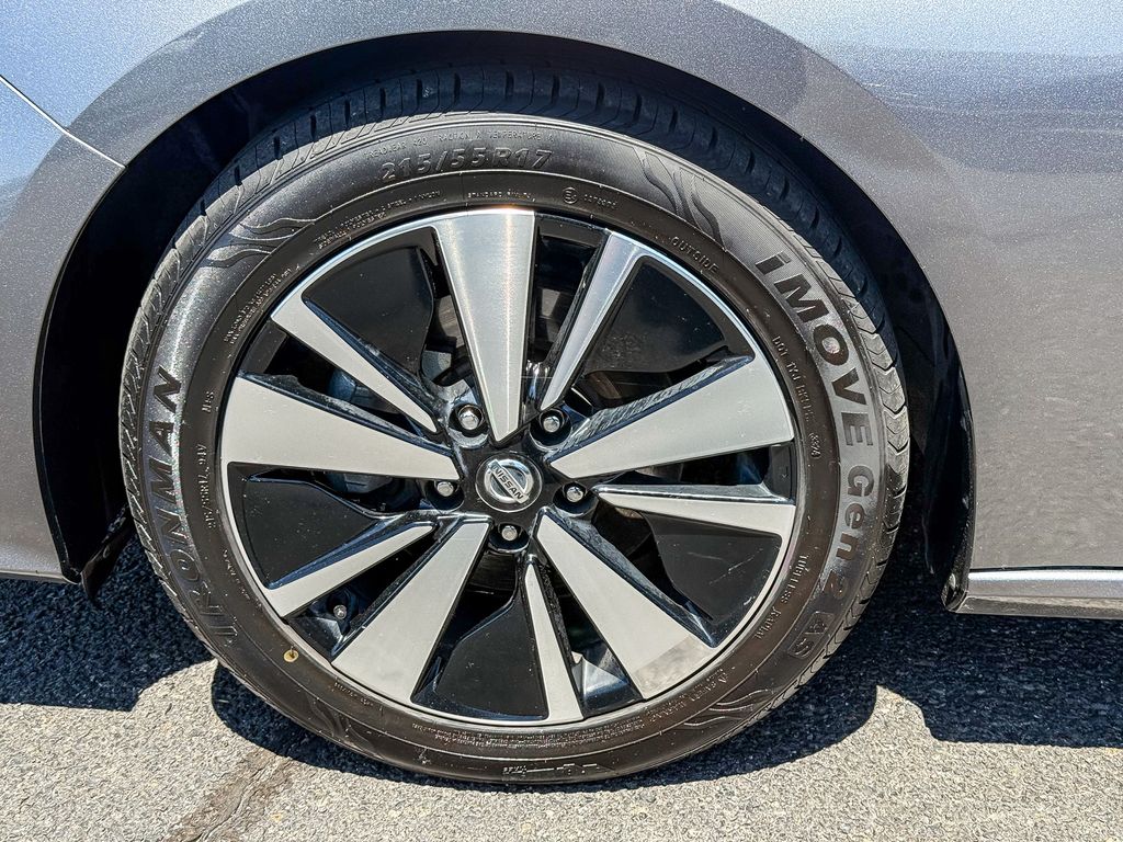Thumbnail: 2022 Nissan Altima - 10