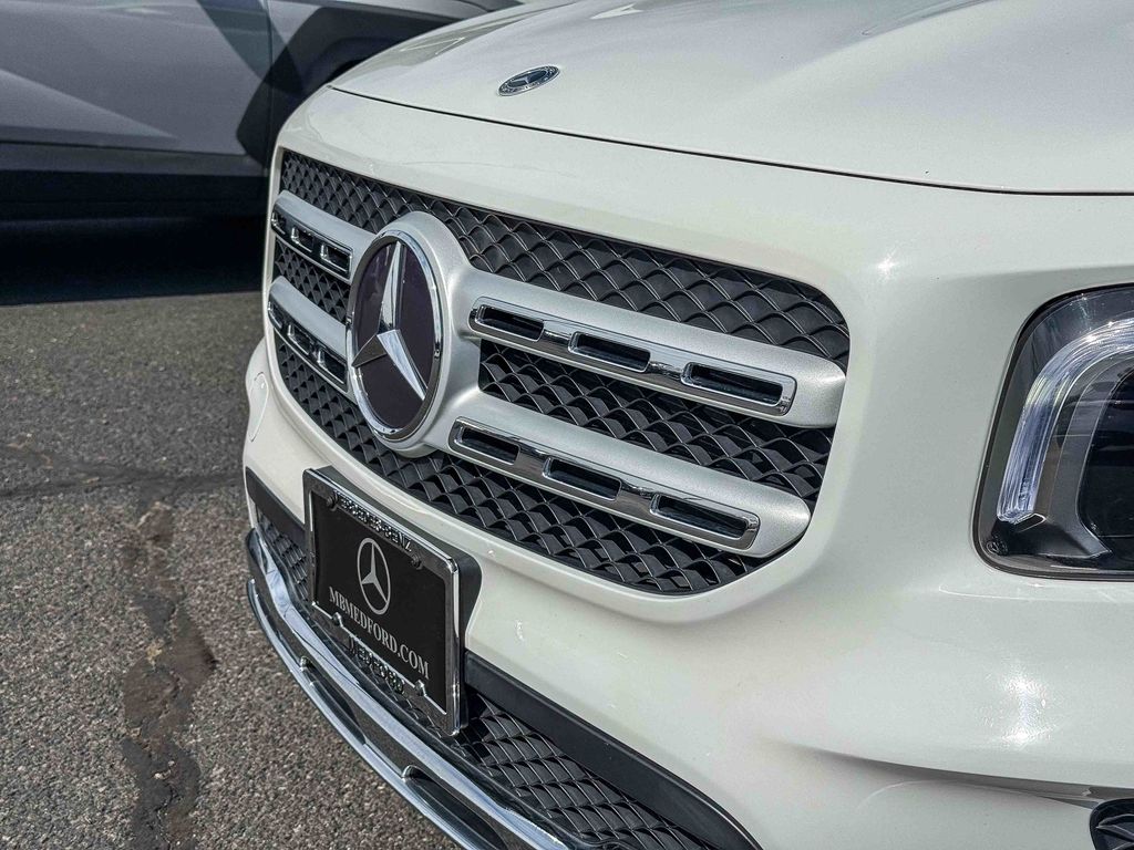 Thumbnail: 2022 Mercedes-Benz GLB - 3