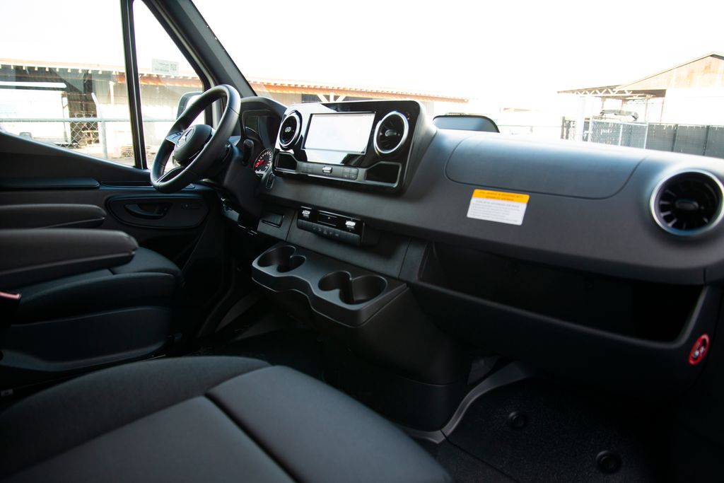 Thumbnail: 2026 Mercedes-Benz Sprinter - 14