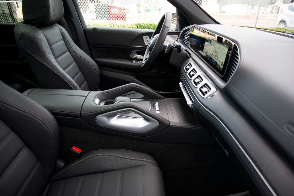 Thumbnail: 2026 Mercedes-Benz GLE - 19