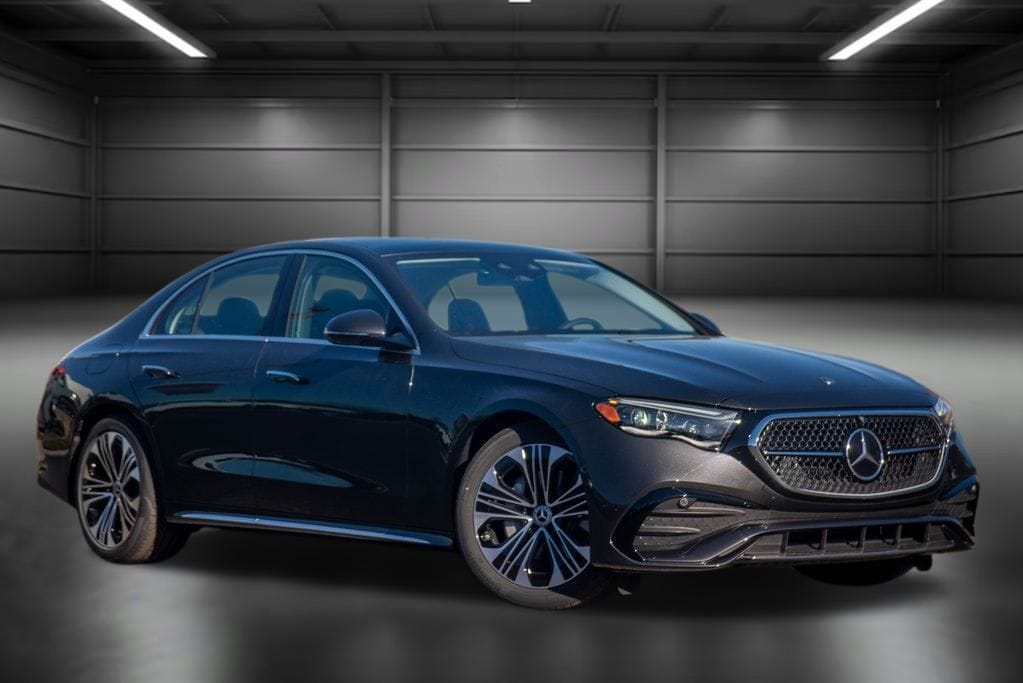 Thumbnail: 2025 Mercedes-Benz E-Class - 4