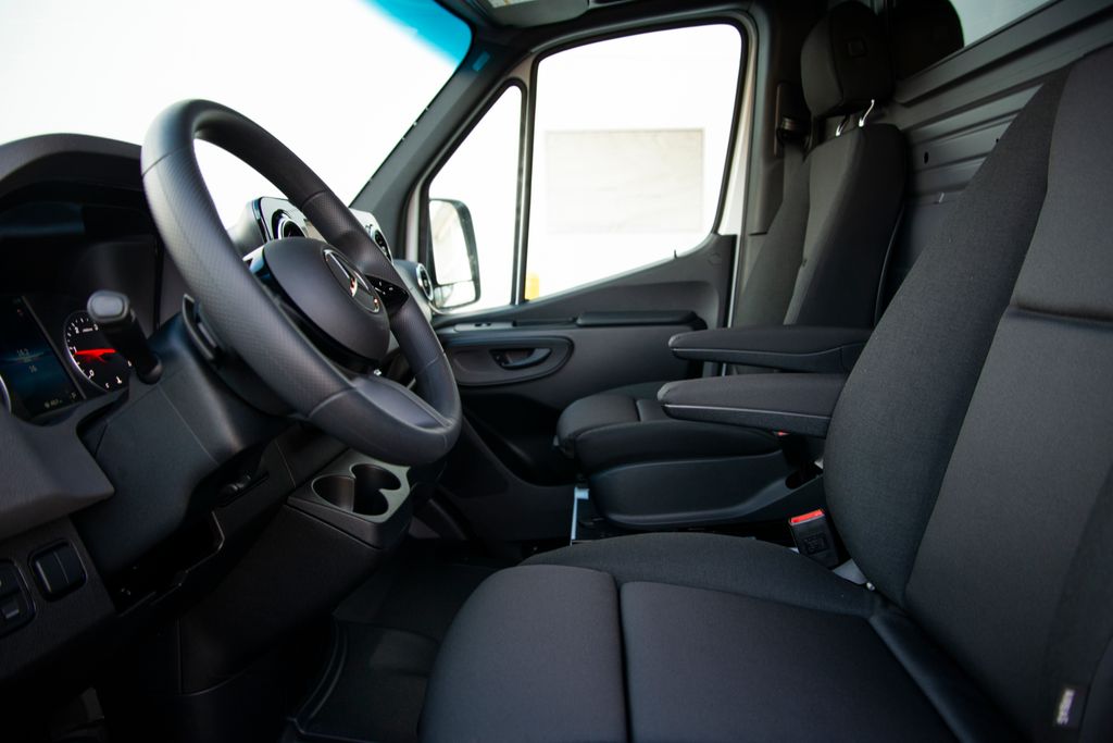 Thumbnail: 2026 Mercedes-Benz Sprinter - 13