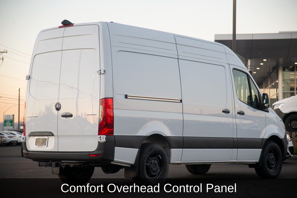 Thumbnail: 2025 Mercedes-Benz Sprinter - 13