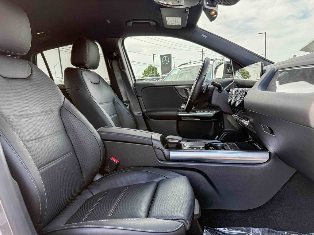 Thumbnail: 2022 Mercedes-Benz GLA - 16