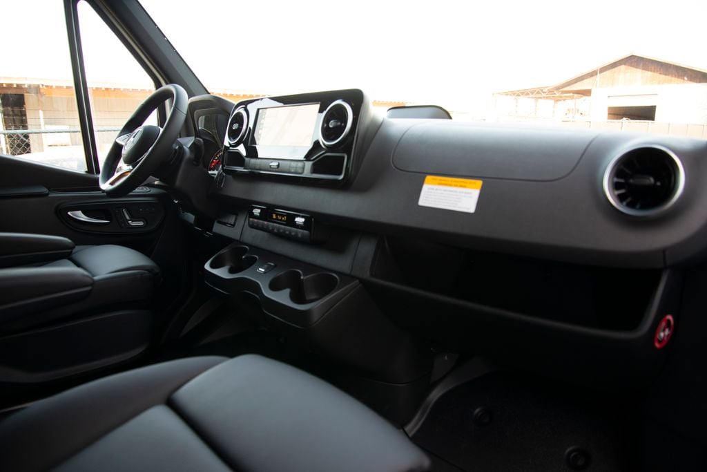 Thumbnail: 2026 Mercedes-Benz Sprinter - 14