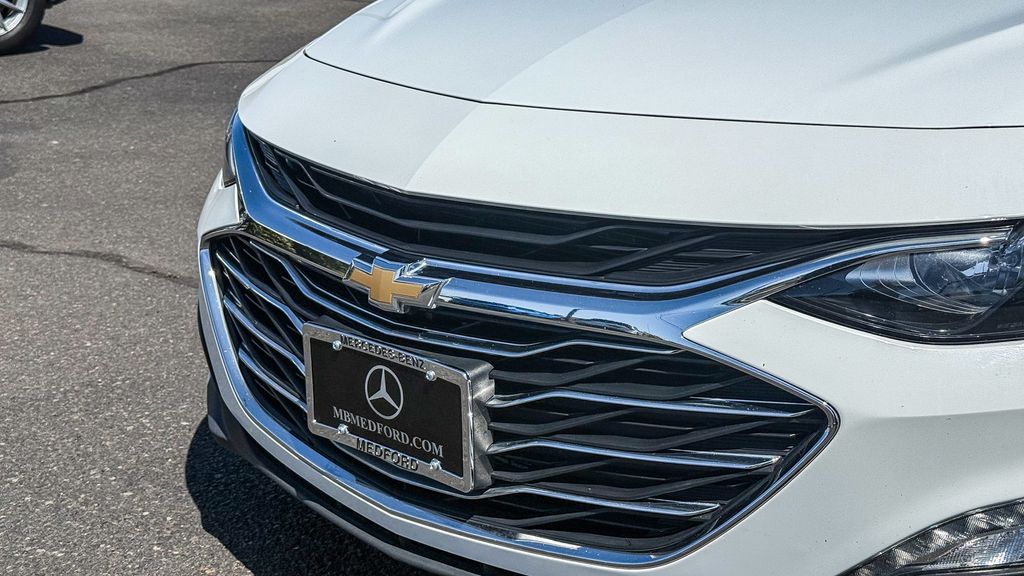 Thumbnail: 2024 Chevrolet Malibu - 3