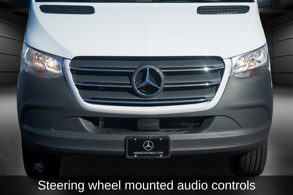 Thumbnail: 2025 Mercedes-Benz Sprinter - 14