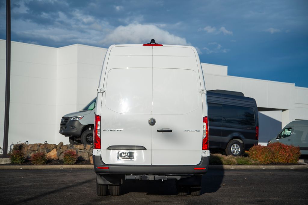 Thumbnail: 2026 Mercedes-Benz Sprinter - 5