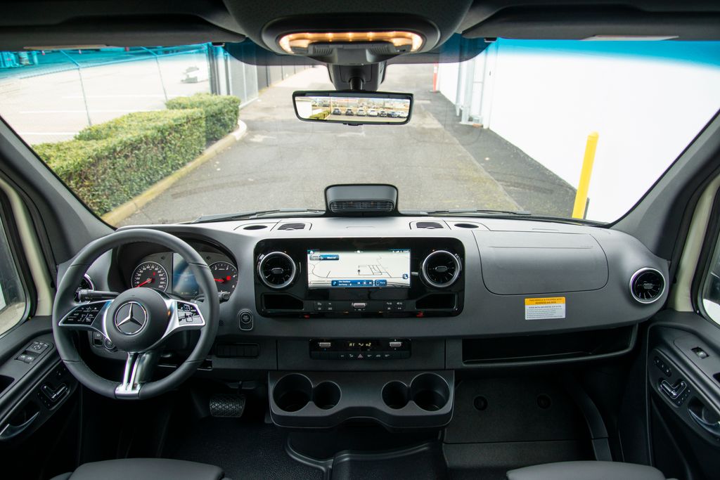 Thumbnail: 2026 Mercedes-Benz Sprinter - 17