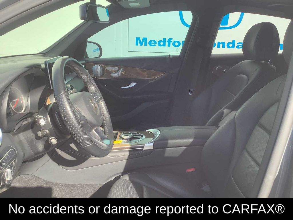 Thumbnail: 2019 Mercedes-Benz GLC - 2