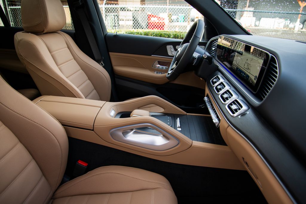 Thumbnail: 2026 Mercedes-Benz GLE - 19