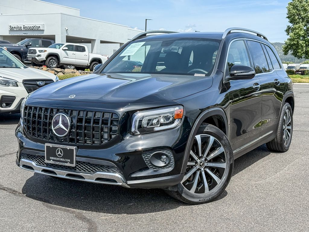 Thumbnail: 2022 Mercedes-Benz GLB - 1