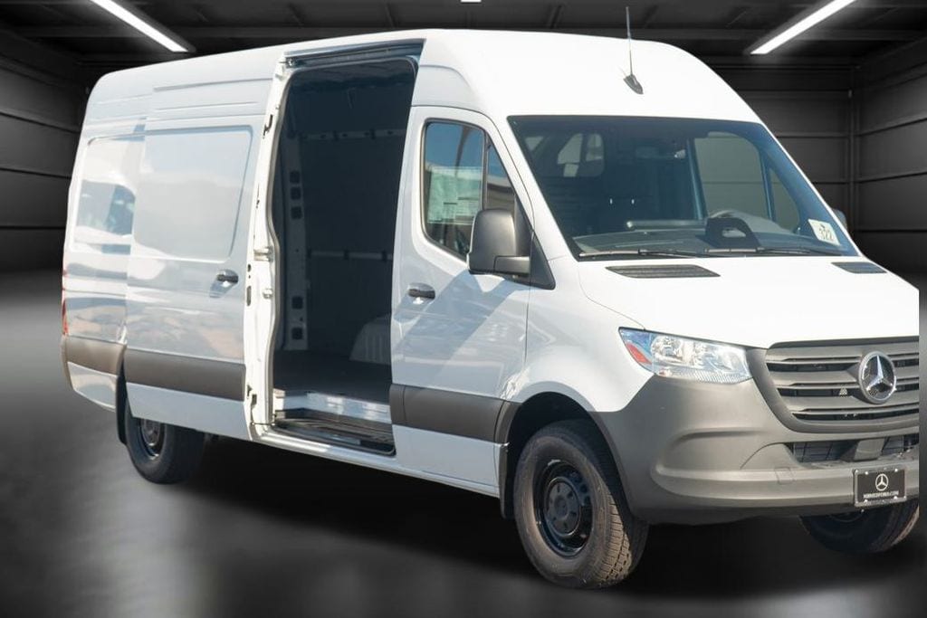 Thumbnail: 2025 Mercedes-Benz Sprinter - 8
