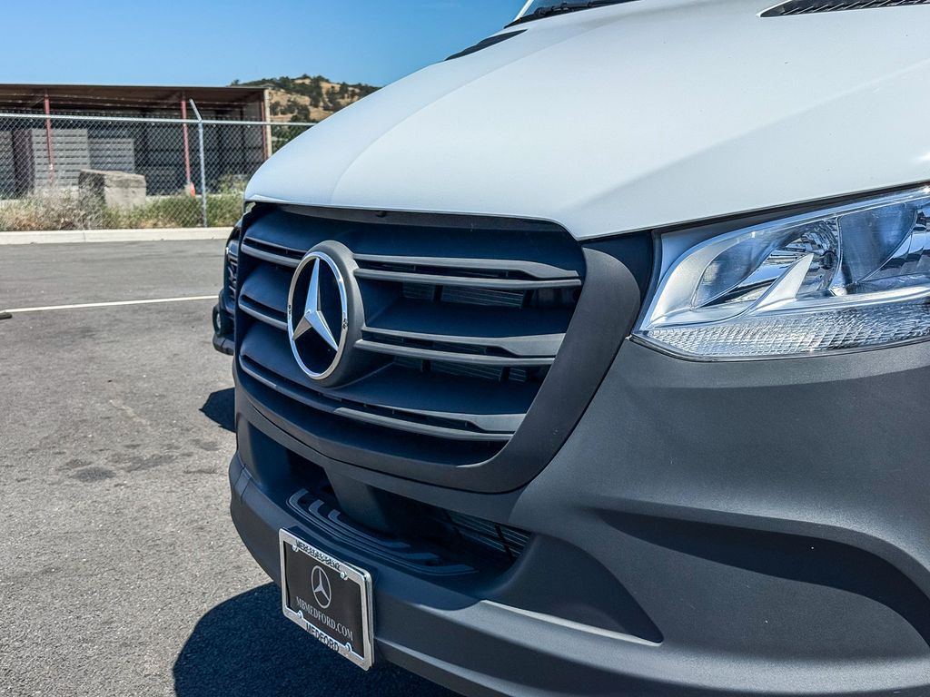 Thumbnail: 2026 Mercedes-Benz Sprinter - 5