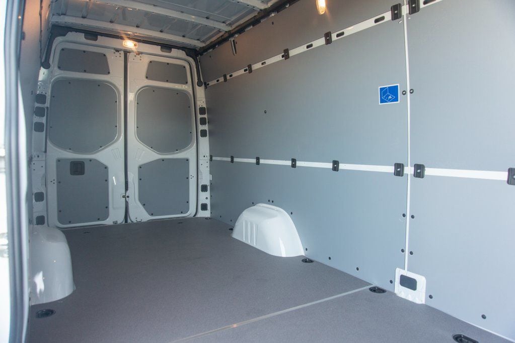 Thumbnail: 2025 Mercedes-Benz Sprinter - 37