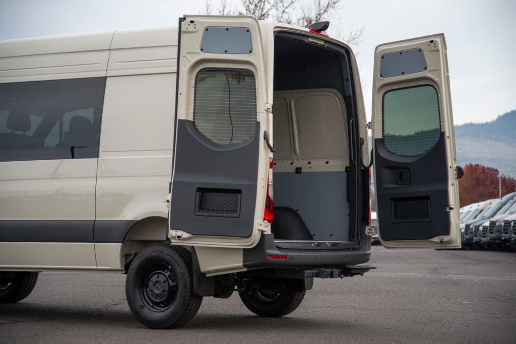 Thumbnail: 2026 Mercedes-Benz Sprinter - 10