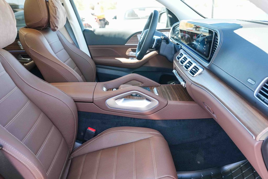 Thumbnail: 2026 Mercedes-Benz GLS - 14