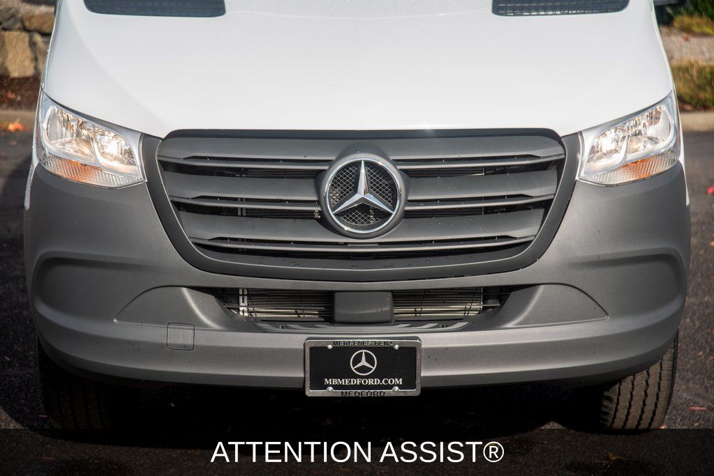 Thumbnail: 2025 Mercedes-Benz Sprinter - 14