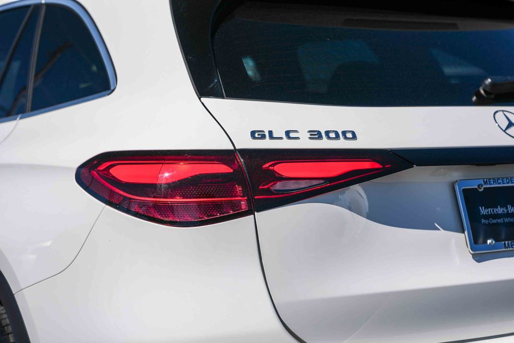 Thumbnail: 2025 Mercedes-Benz GLC - 13