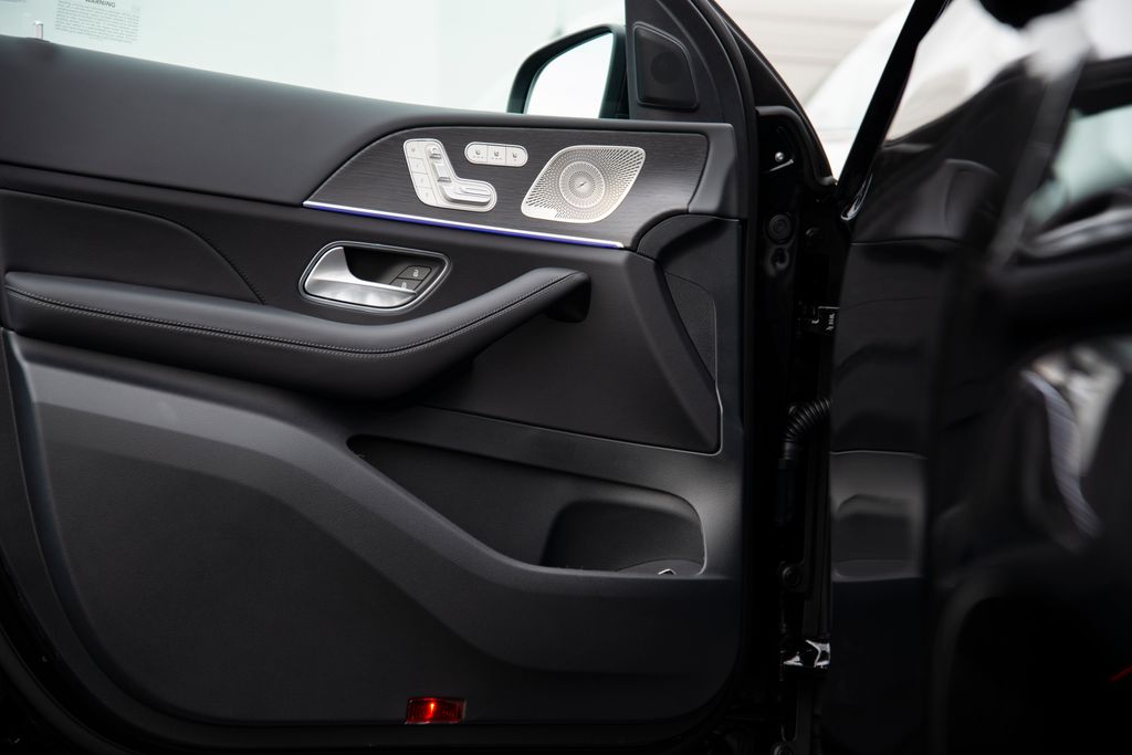 Thumbnail: 2026 Mercedes-Benz GLE - 9