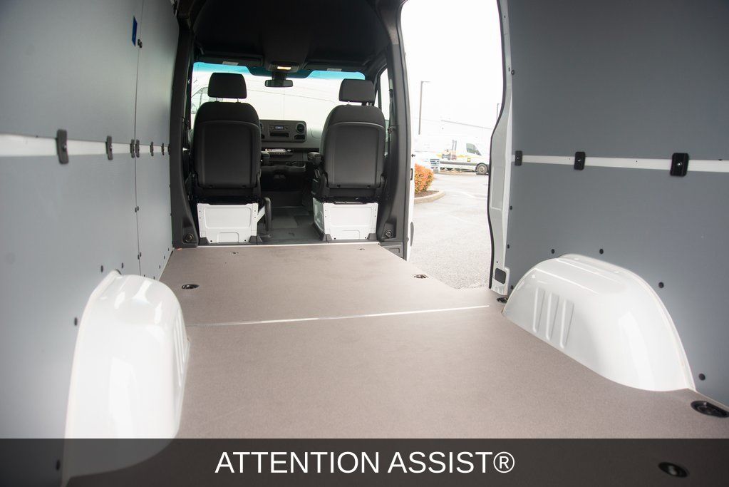 Thumbnail: 2025 Mercedes-Benz Sprinter - 43