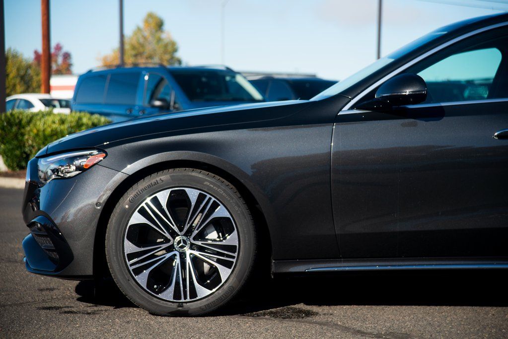 Thumbnail: 2025 Mercedes-Benz E-Class - 11