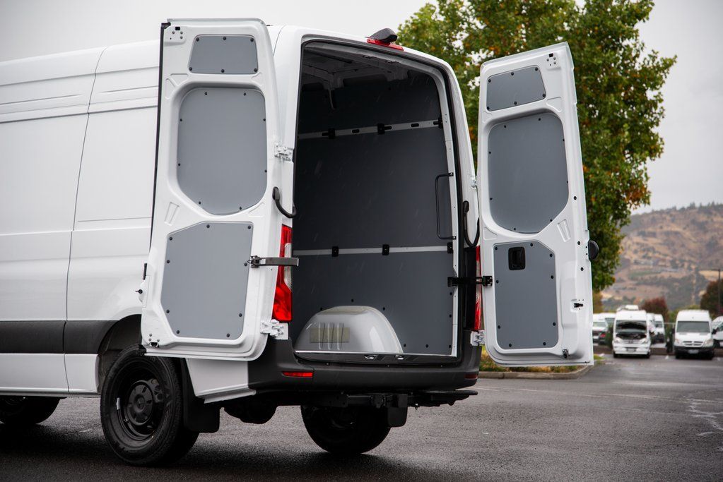 Thumbnail: 2026 Mercedes-Benz Sprinter - 10