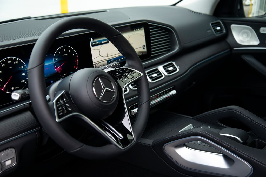 Thumbnail: 2026 Mercedes-Benz GLE - 15