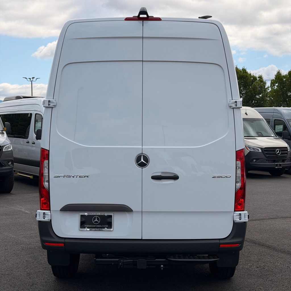 Thumbnail: 2026 Mercedes-Benz Sprinter - 5