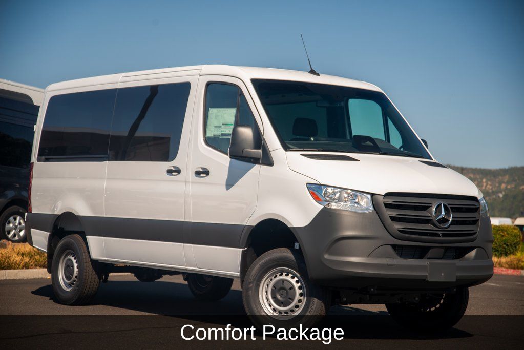Thumbnail: 2025 Mercedes-Benz Sprinter - 3