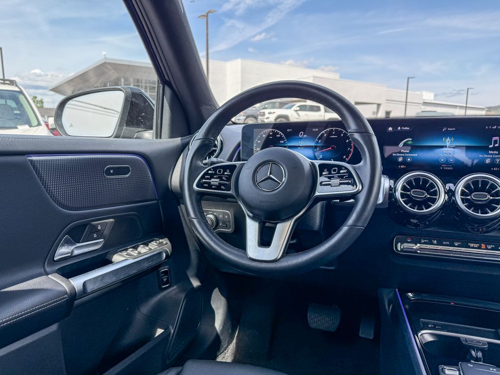 Thumbnail: 2022 Mercedes-Benz GLB - 16
