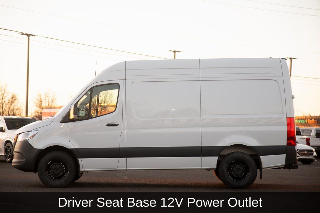 Thumbnail: 2025 Mercedes-Benz Sprinter - 5