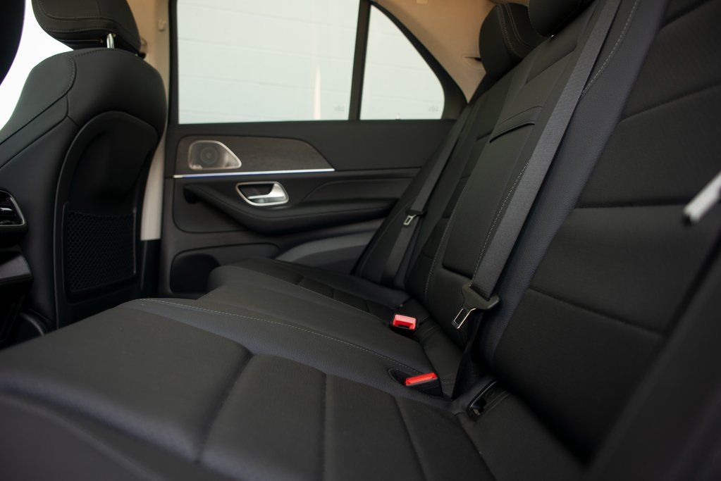 Thumbnail: 2025 Mercedes-Benz GLE - 25