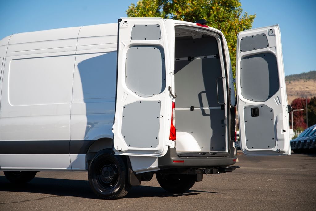 Thumbnail: 2026 Mercedes-Benz Sprinter - 9