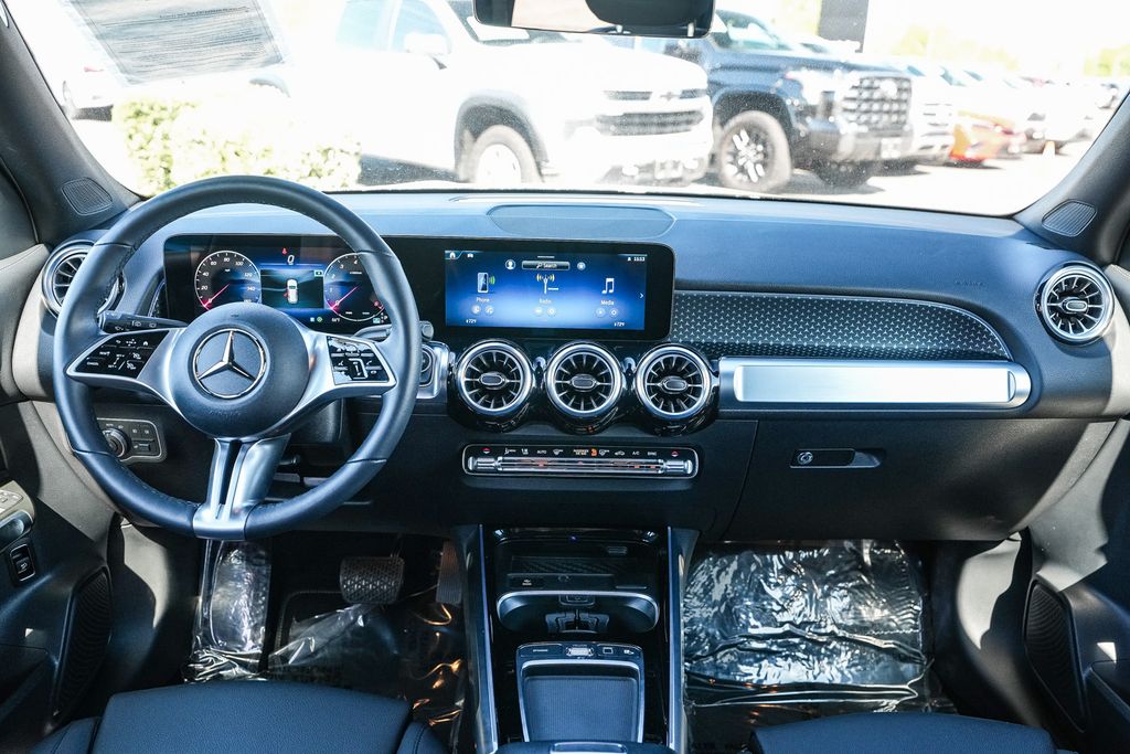 Thumbnail: 2025 Mercedes-Benz GLB - 16