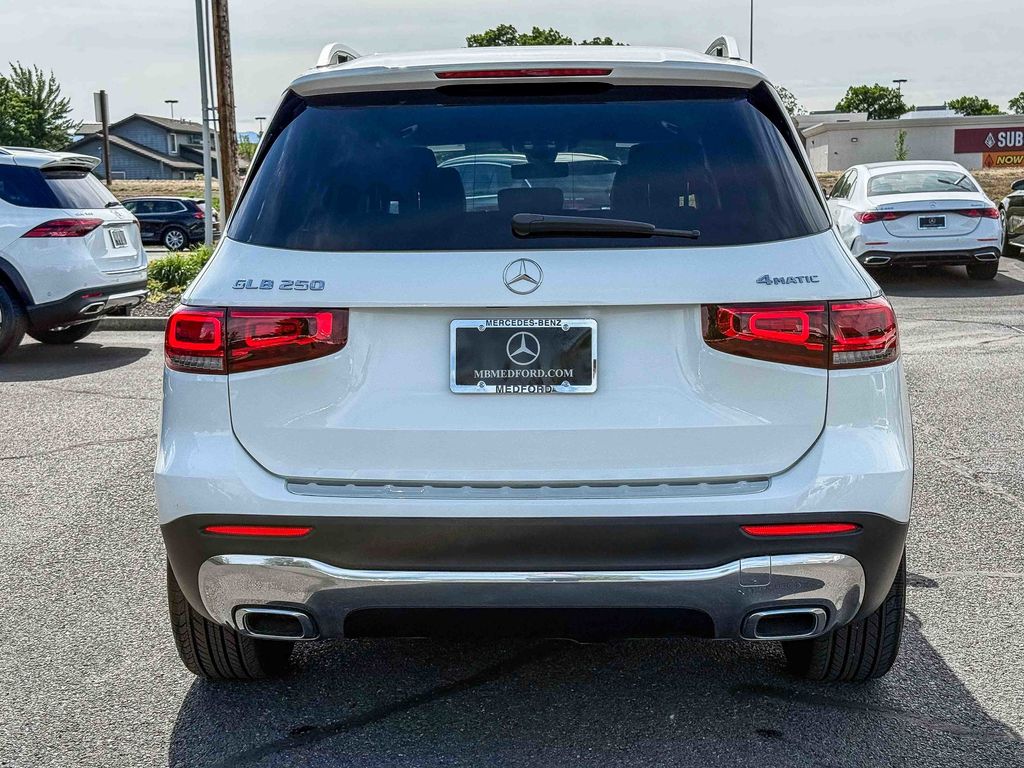 Thumbnail: 2022 Mercedes-Benz GLB - 7