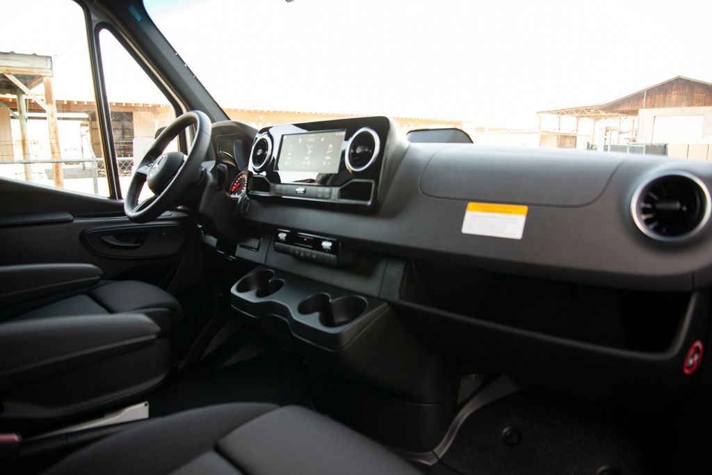 Thumbnail: 2026 Mercedes-Benz Sprinter - 13