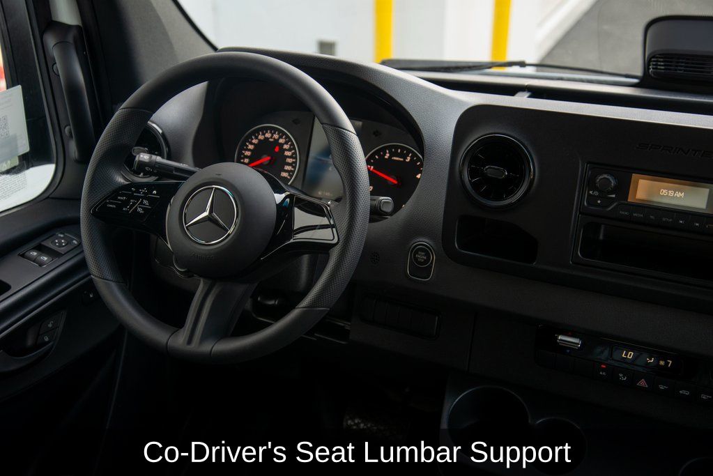 Thumbnail: 2025 Mercedes-Benz Sprinter - 22