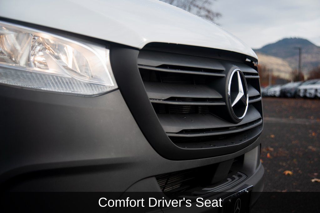 Thumbnail: 2025 Mercedes-Benz Sprinter - 18