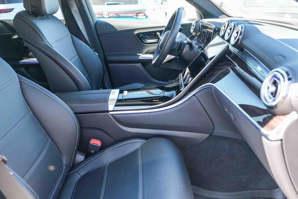 Thumbnail: 2025 Mercedes-Benz GLC - 21