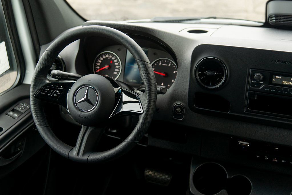 Thumbnail: 2025 Mercedes-Benz Sprinter - 36