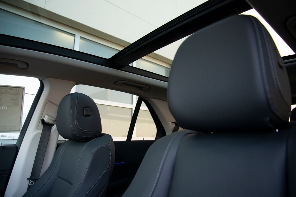 Thumbnail: 2026 Mercedes-Benz GLE - 12