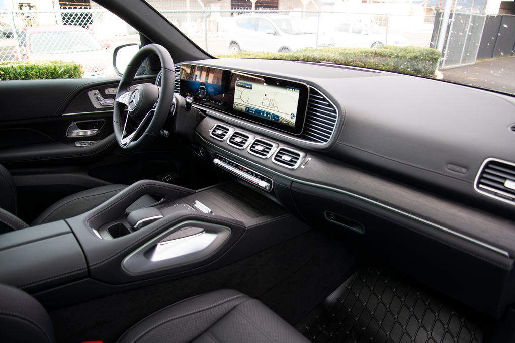 Thumbnail: 2026 Mercedes-Benz GLE - 18