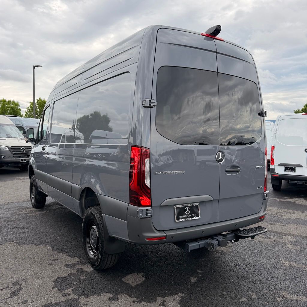 Thumbnail: 2026 Mercedes-Benz Sprinter - 4