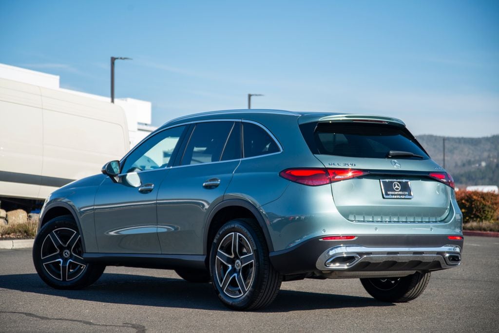 Thumbnail: 2026 Mercedes-Benz GLC - 7