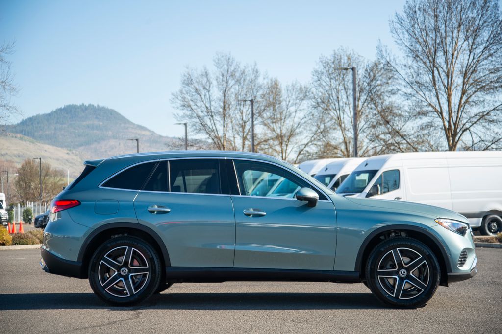 Thumbnail: 2026 Mercedes-Benz GLC - 5