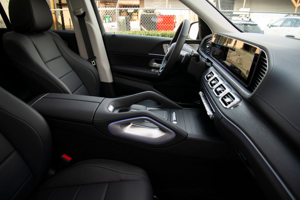 Thumbnail: 2026 Mercedes-Benz GLE - 19